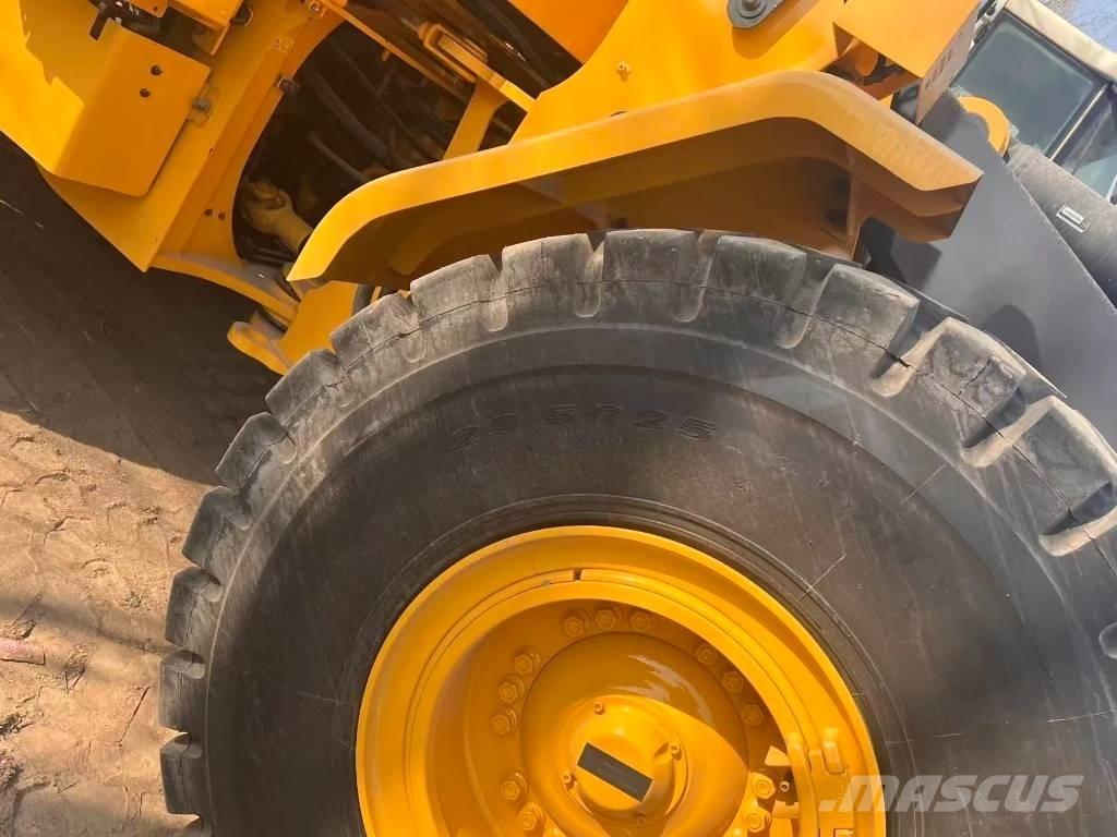 Volvo L 120 輪胎式裝載機
