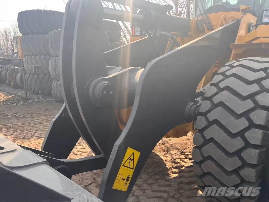 Volvo L 120 輪胎式裝載機