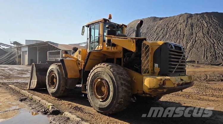Volvo L 220 F 輪胎式裝載機
