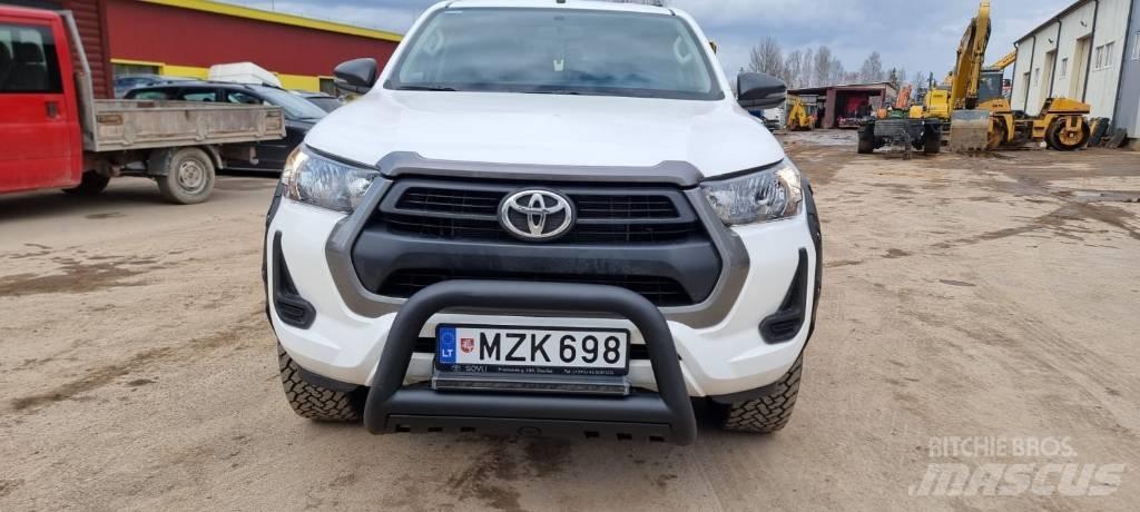 Toyota Hilux 皮卡.傳統半斗卡車/側卸板