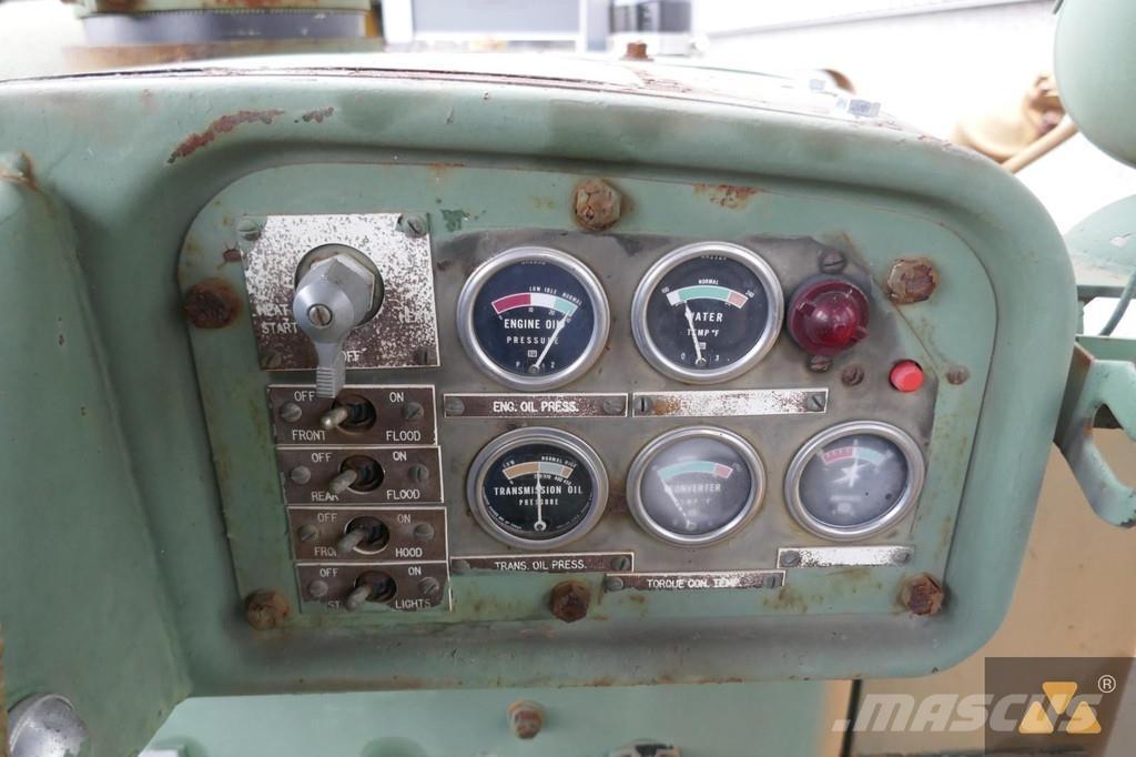 CAT D7F Ex-army 履帶推土機