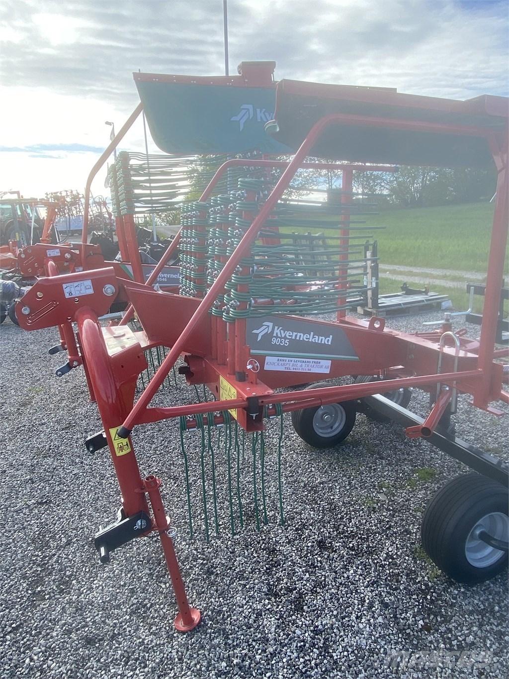 Kverneland 9035 堆草機