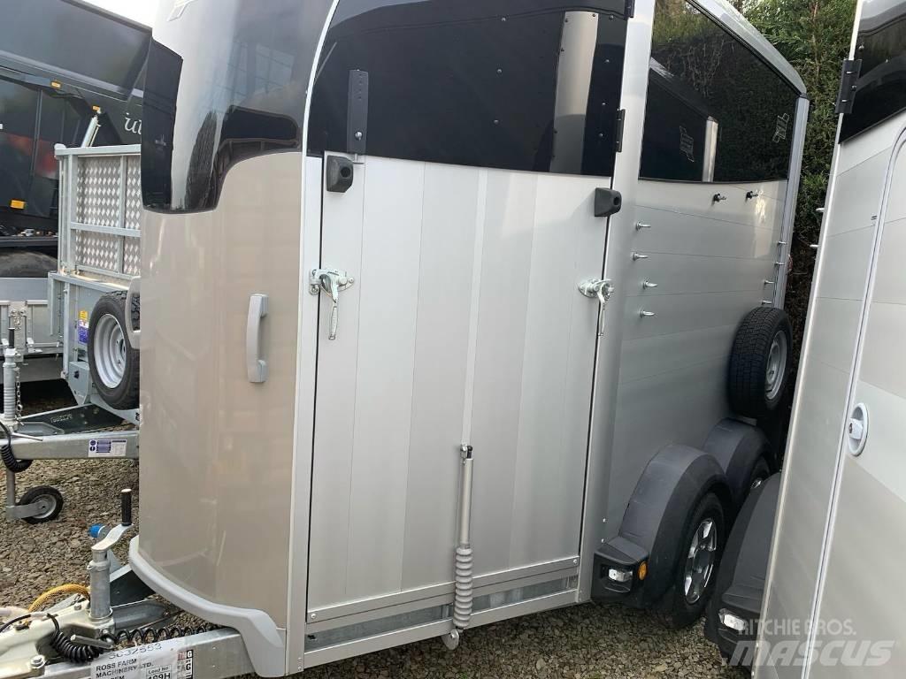 Ifor Williams HBX506 動物運輸拖車