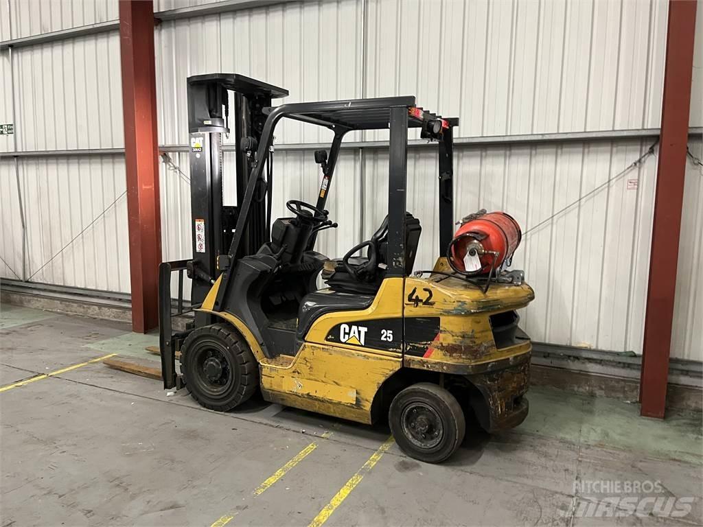 CAT GP25NT 液化石油氣LPG卡車
