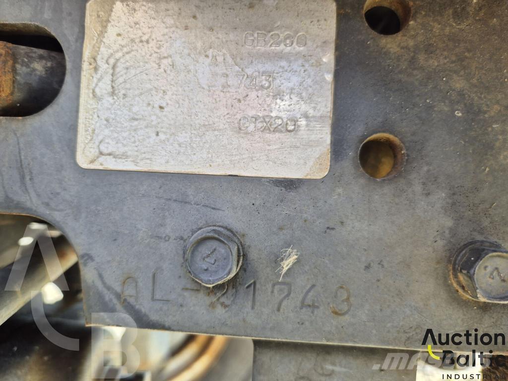 Hitachi CTX20 曳引機