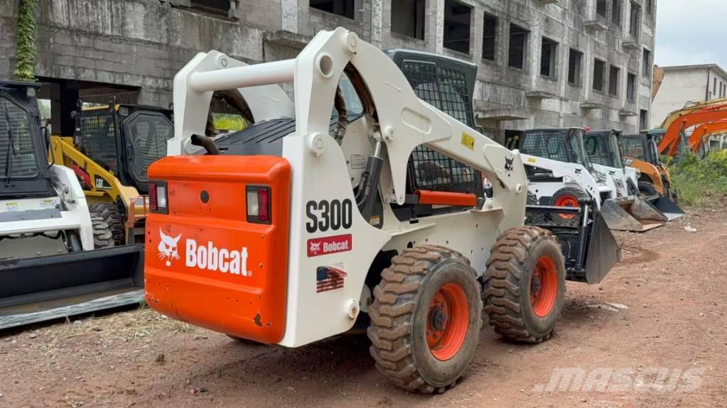 Bobcat S300 滑移轉向裝載機