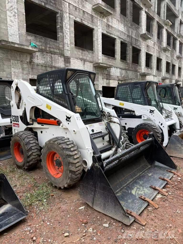Bobcat S300 滑移轉向裝載機