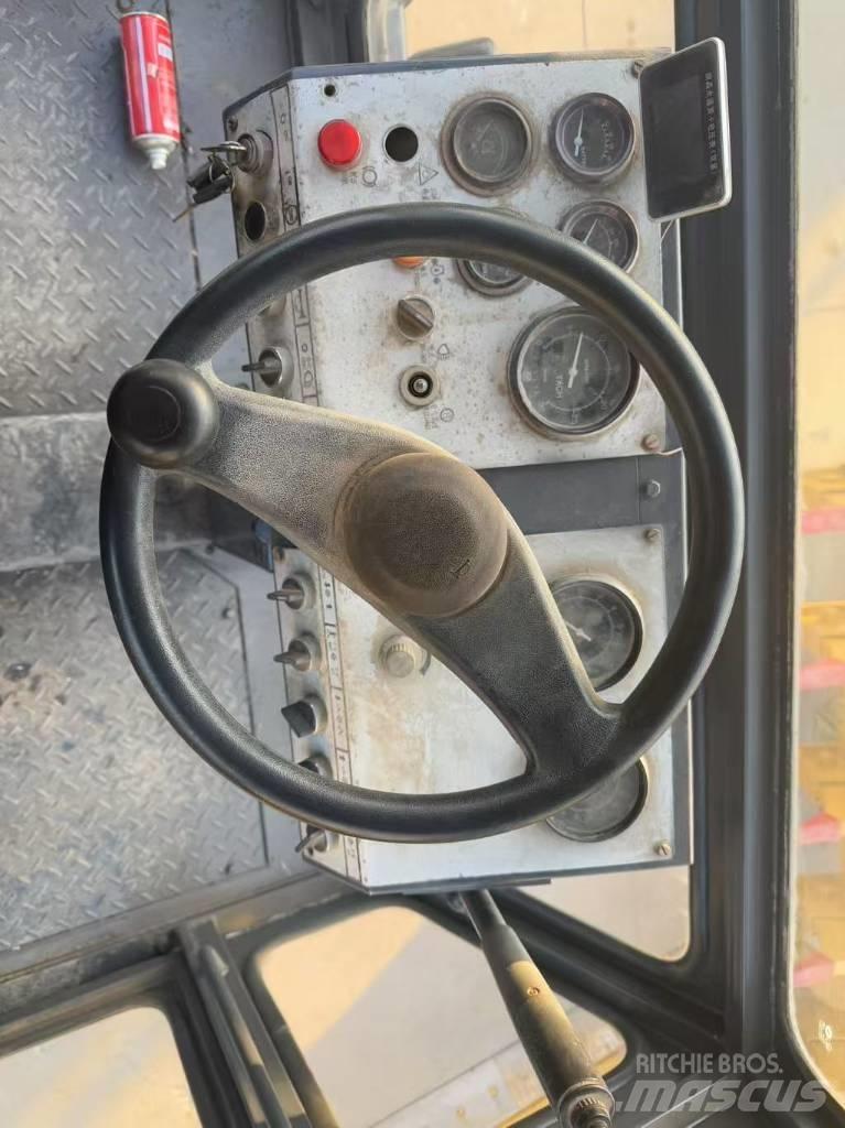 Dynapac CC 211 雙輪滾壓機