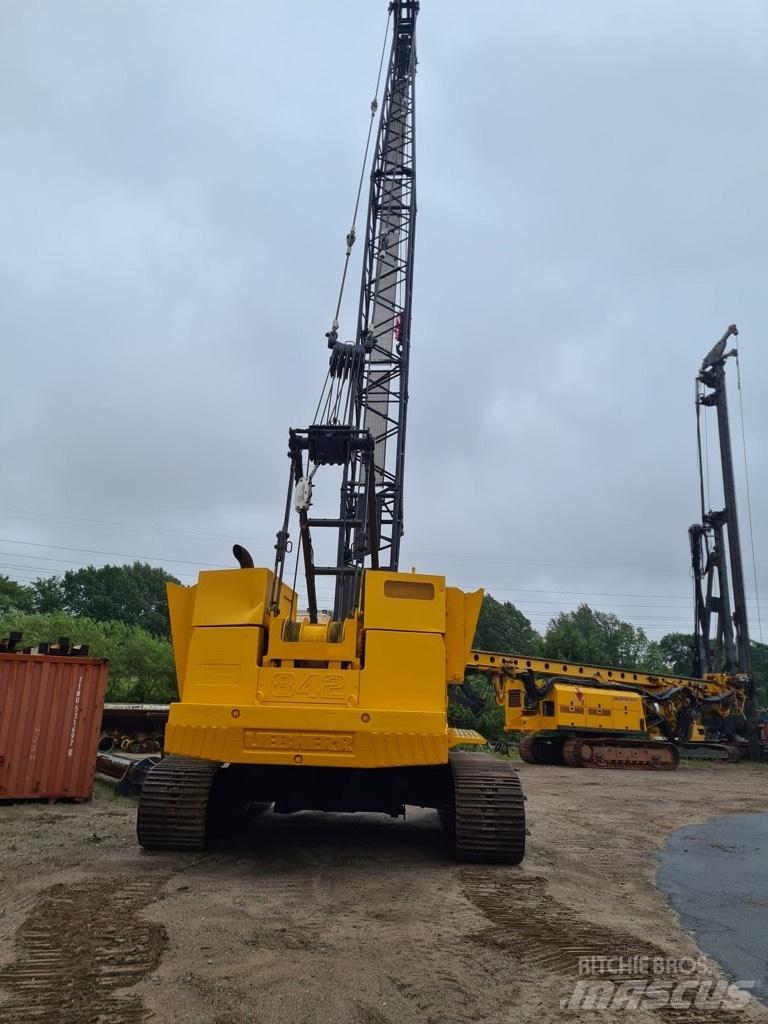 Liebherr HS 842 HD 履帶式起重機