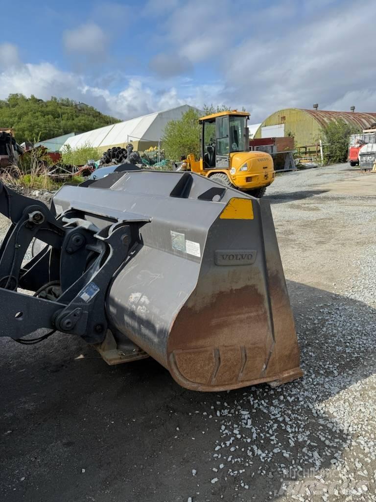 Volvo L 70 H 輪胎式裝載機
