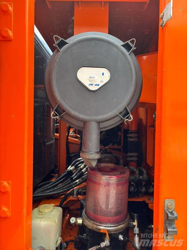 Doosan DX 225 LC-3 履帶式 挖土機/掘鑿機/挖掘機