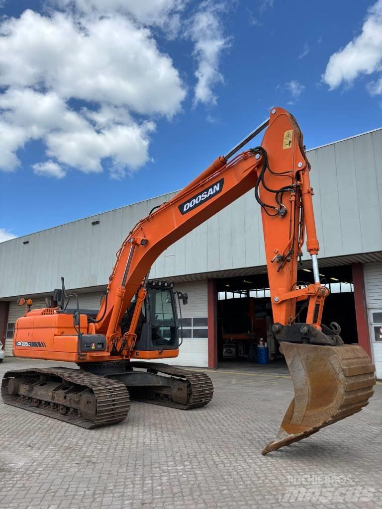 Doosan DX 225 LC-3 履帶式 挖土機/掘鑿機/挖掘機