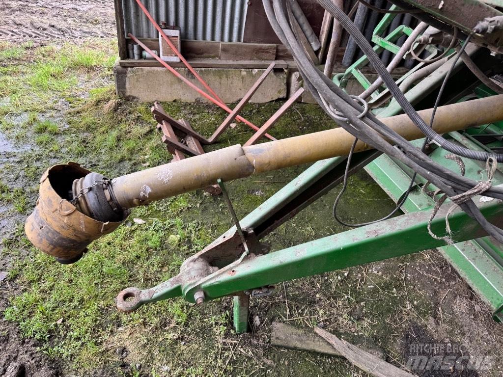 McHale V 660 圓型牧草打包機