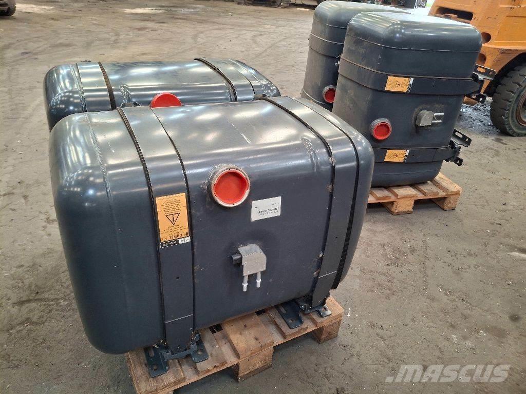 Mercedes-Benz 290L Fuel and additive tanks