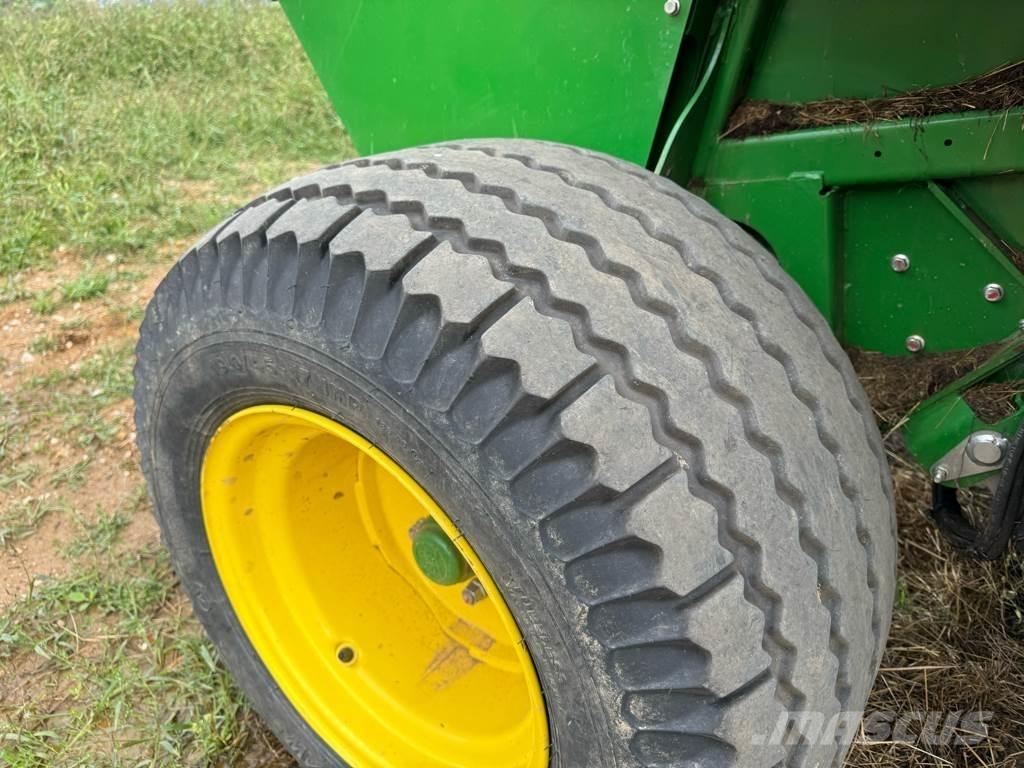 John Deere F441M 圓型牧草打包機