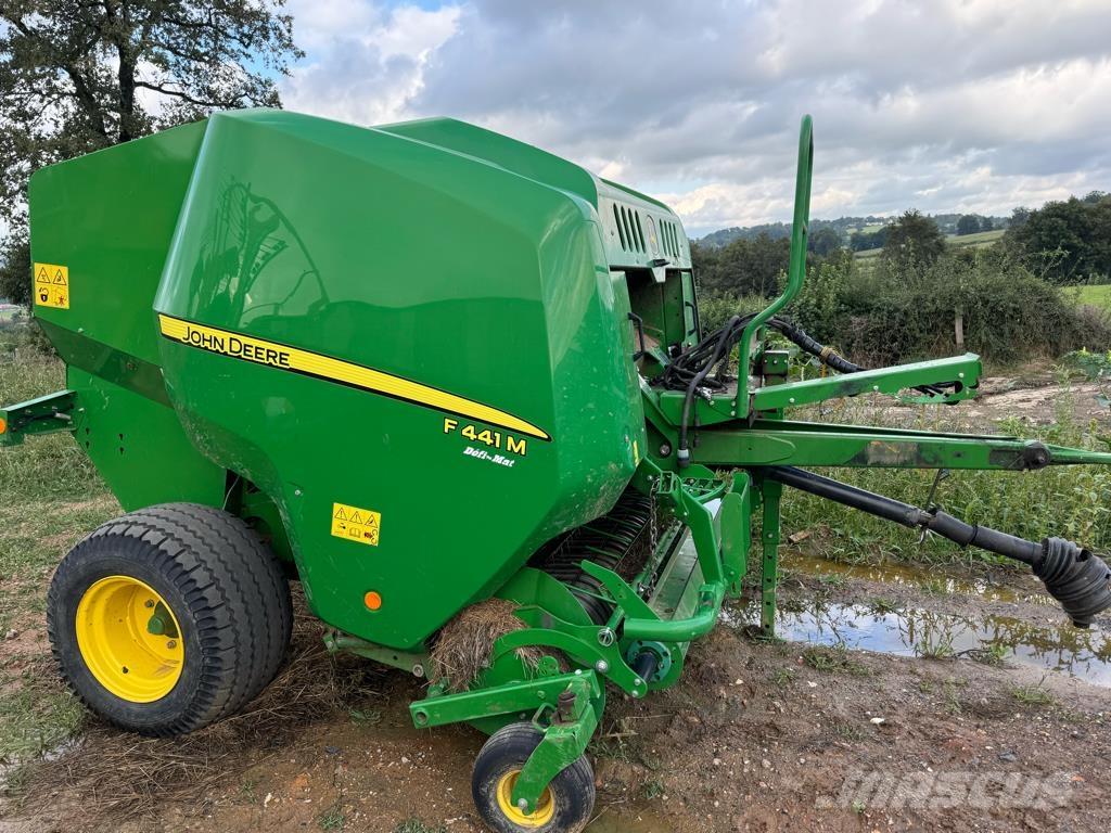 John Deere F441M 圓型牧草打包機