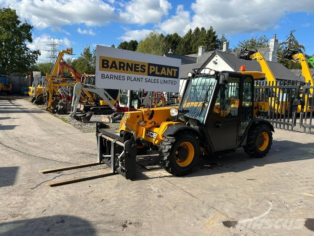 JCB 525-60 伸縮臂操作車