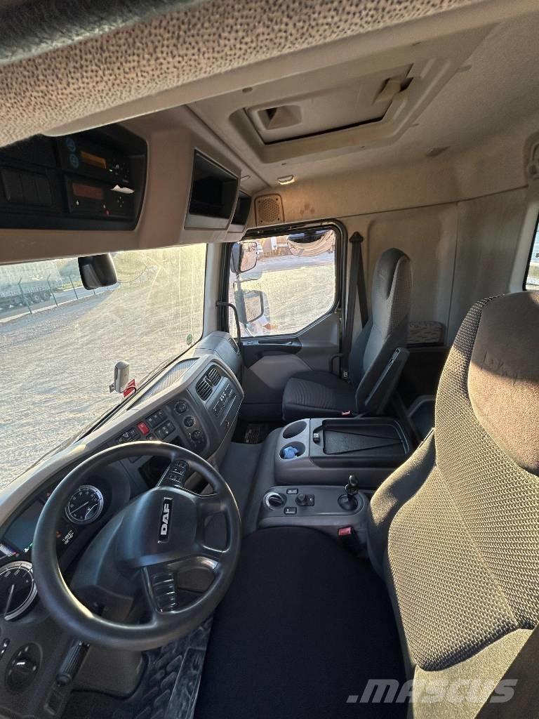 DAF LF 320 FA 貨櫃框架卡車