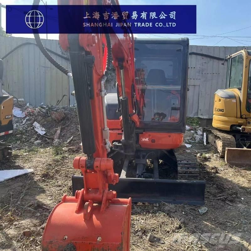 Kubota U 35 小型挖土機/掘鑿機<7t(小型挖掘機)