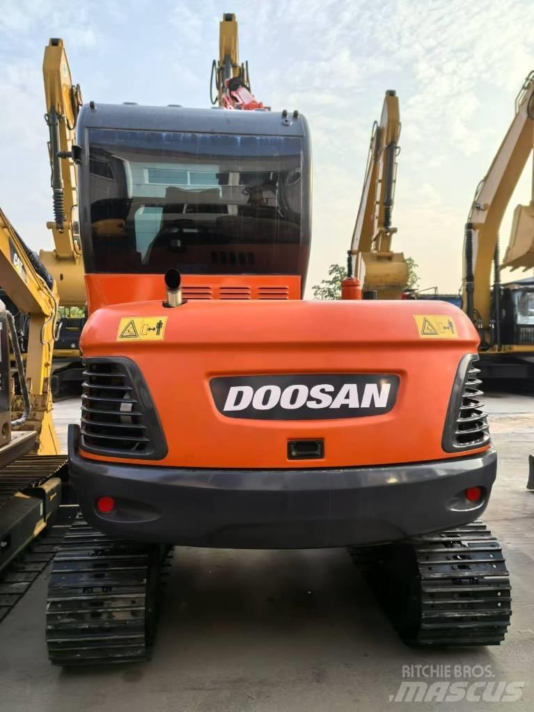 Doosan DX60-9C 小型挖土機/掘鑿機<7t(小型挖掘機)
