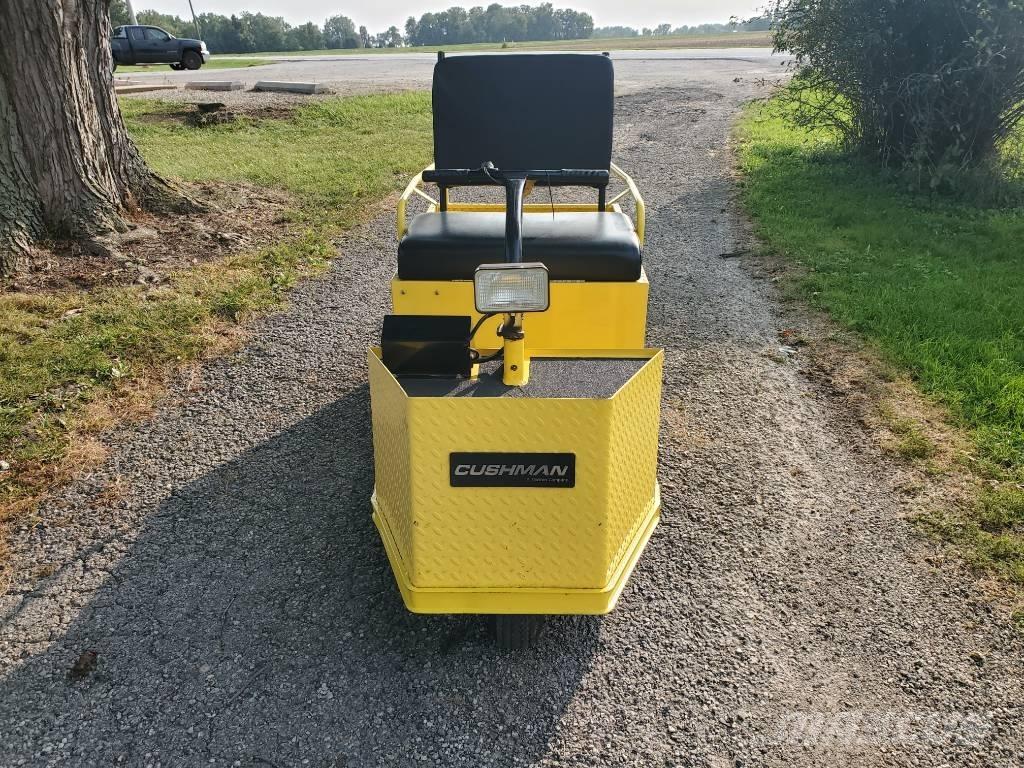 Cushman Minute Miser 牽引車