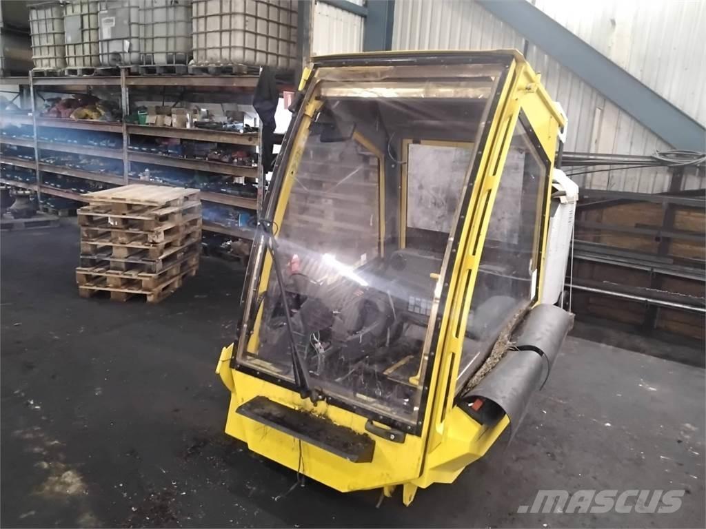 Eco Log 580 駕駛室與內部