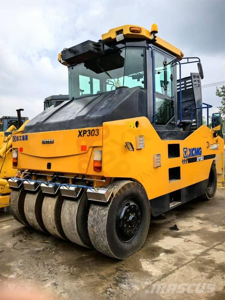 XCMG XP 303 複合式滾壓機