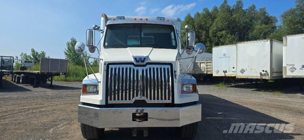 Western Star 4700 SB 曳引機組件