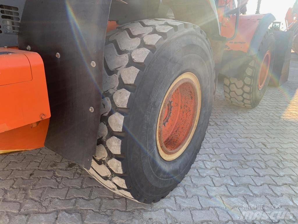 Hitachi ZW 180 輪胎式裝載機