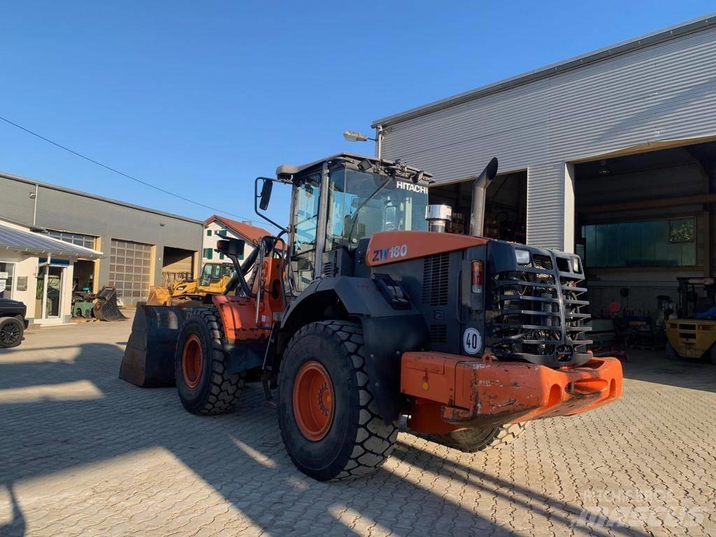 Hitachi ZW 180 輪胎式裝載機