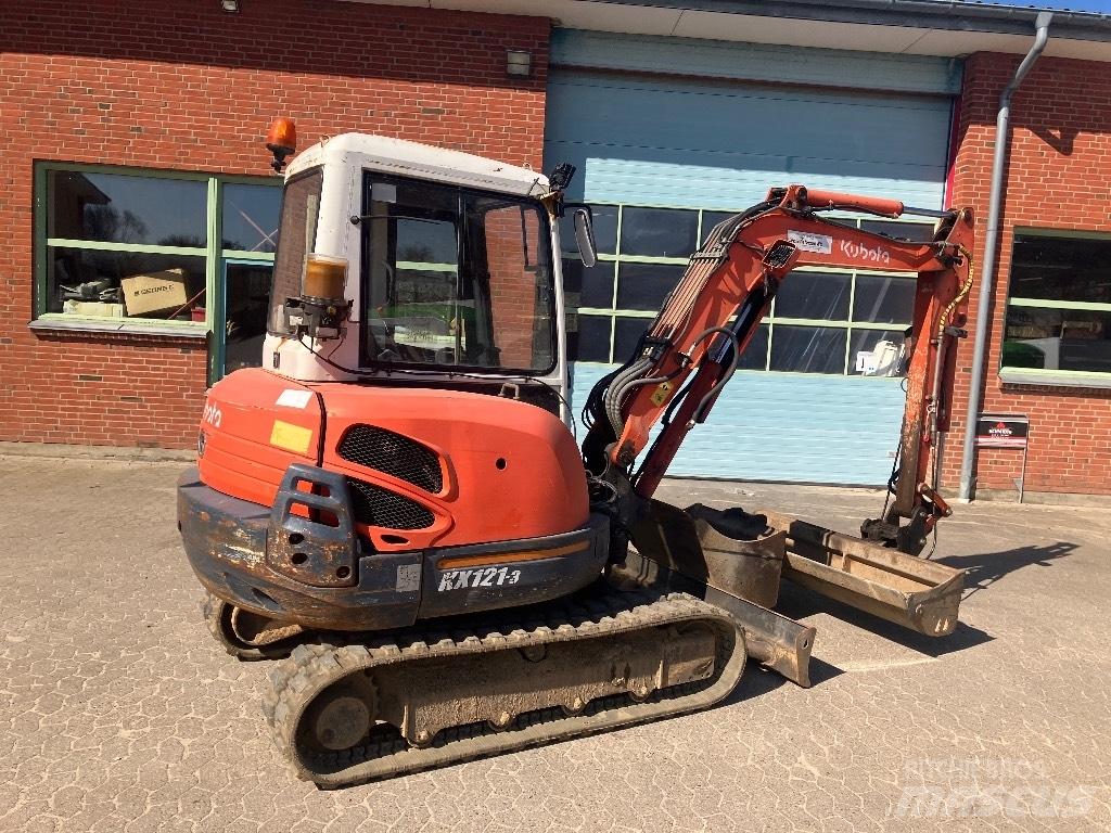Kubota KX121-3 小型挖土機/掘鑿機<7t(小型挖掘機)