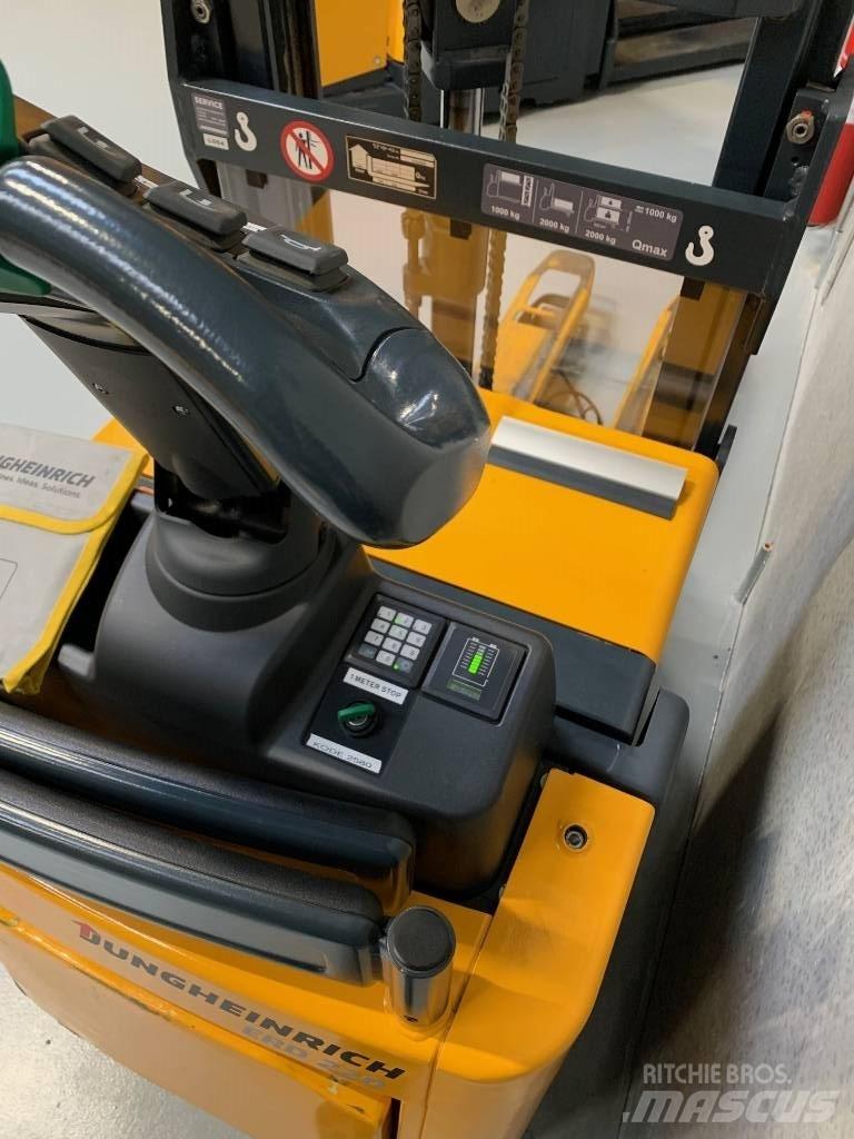 Jungheinrich ERD 220 行走控制式堆積機
