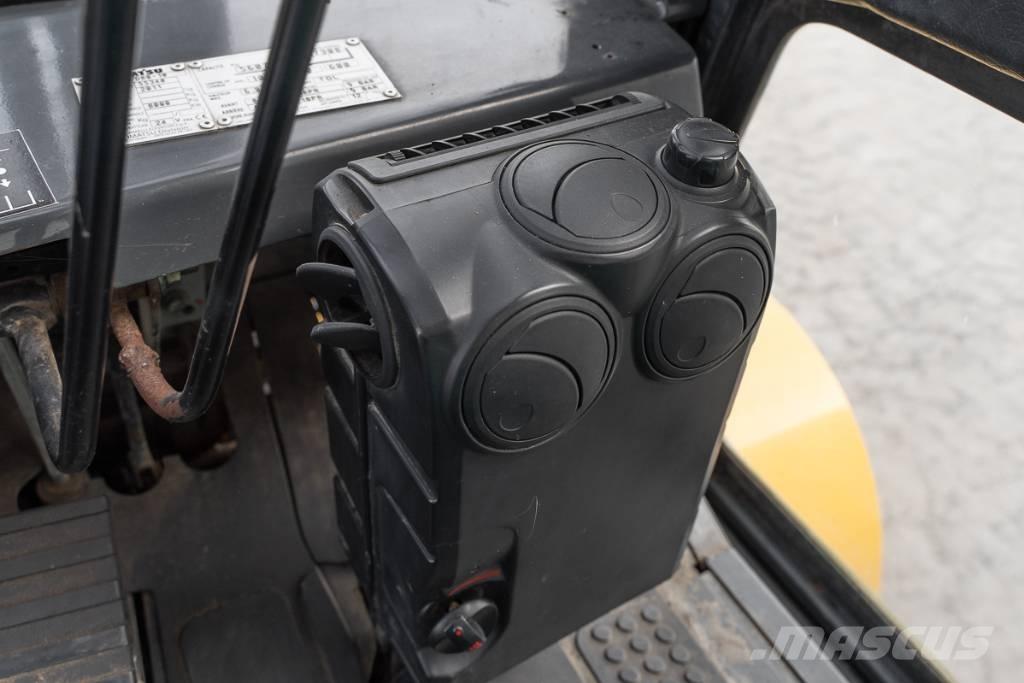 Komatsu FD 80-10 柴油卡車