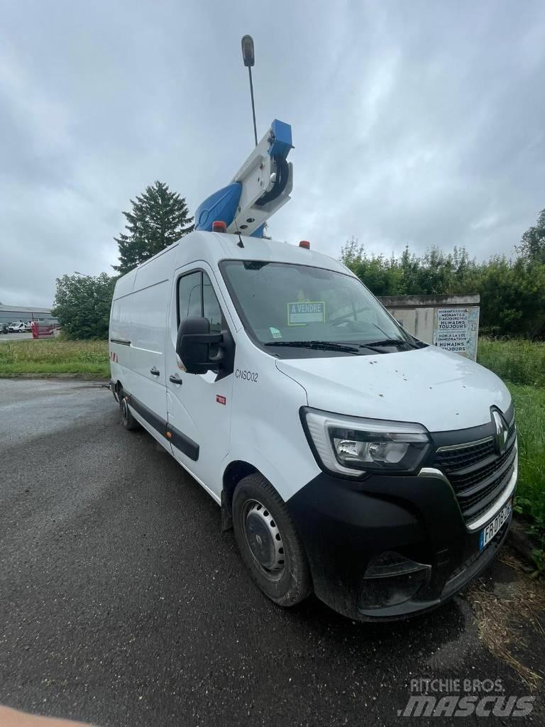 Renault Master 拖車裝載高空作業平台