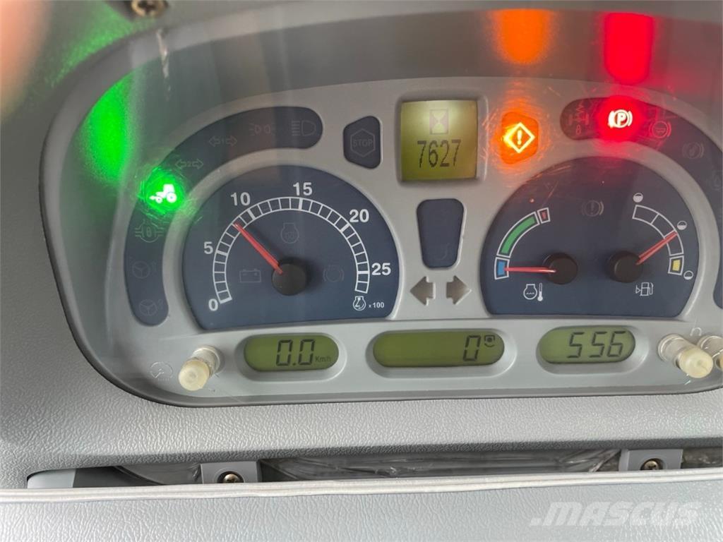 New Holland T7050 曳引機