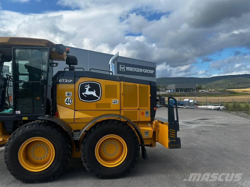 John Deere 672 GP 平土機