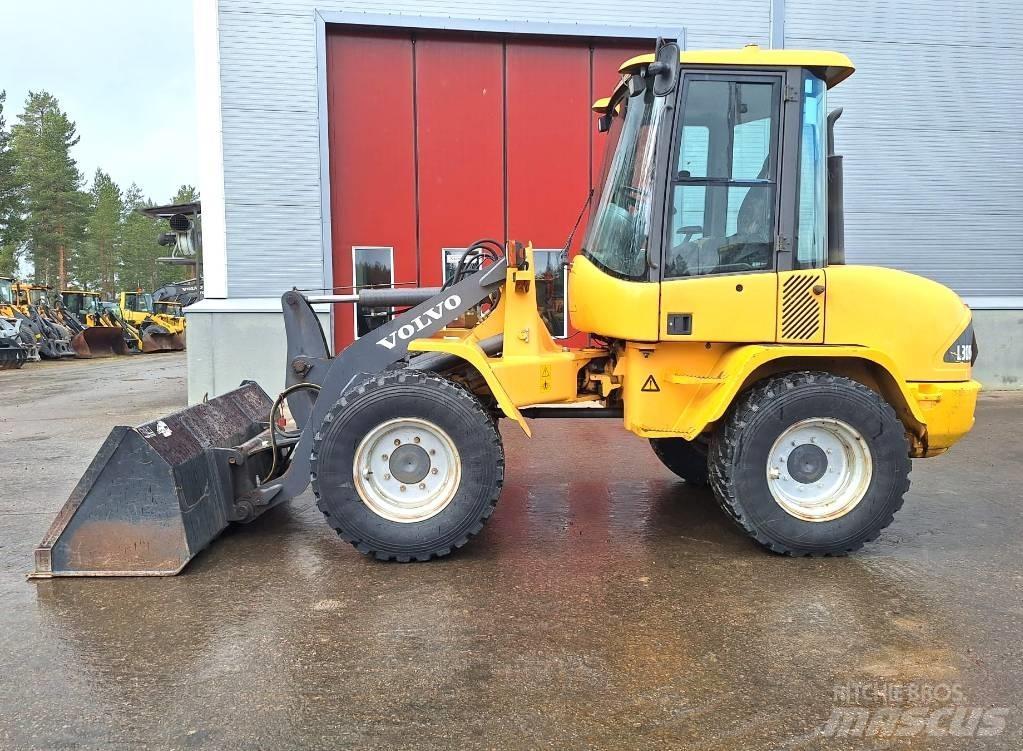 Volvo L30B AURALLA 輪胎式裝載機