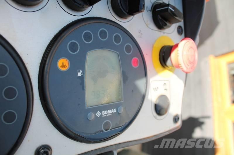Bomag BW 135 AD-5 雙輪滾壓機