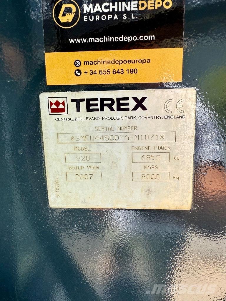 Terex 820 反鏟裝載機