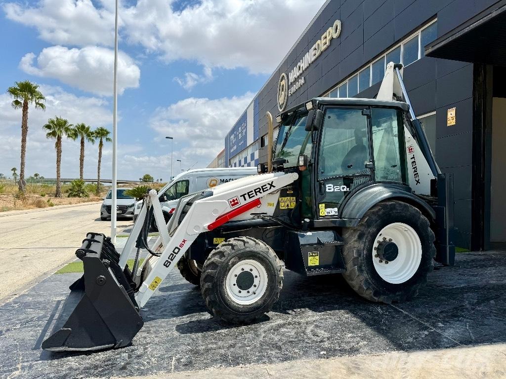 Terex 820 反鏟裝載機