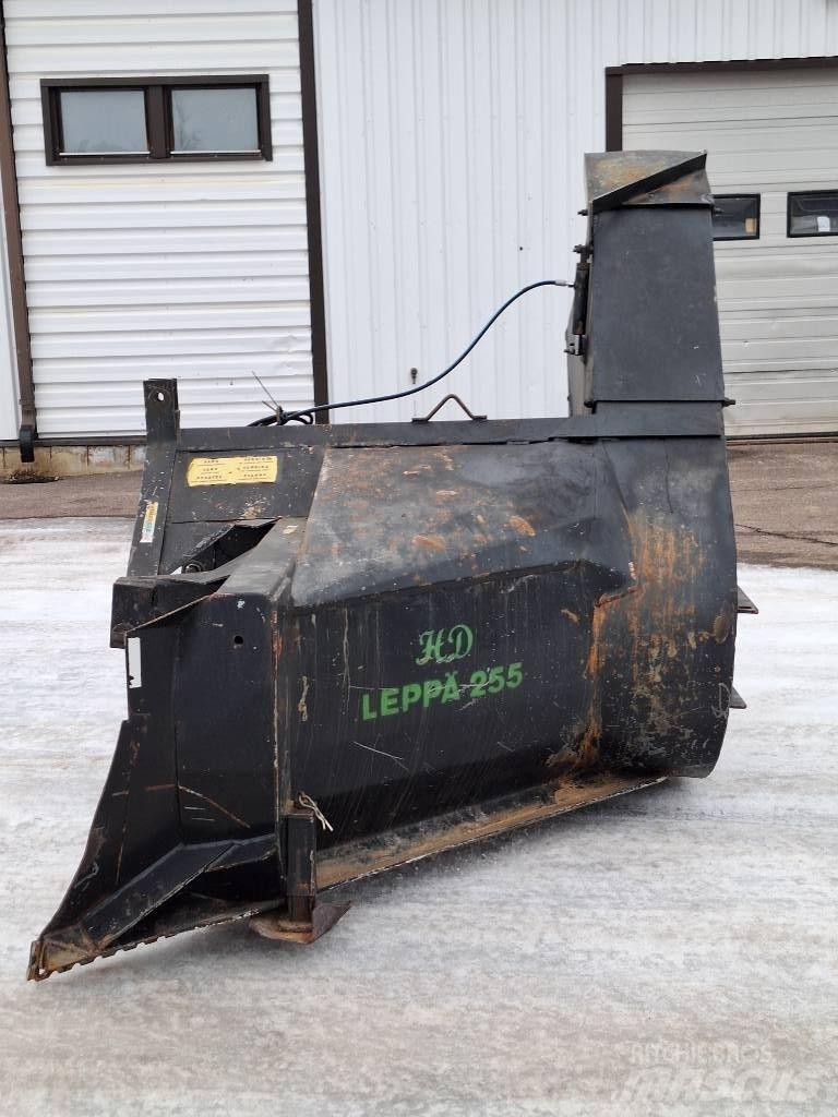Leppä 250 HD 掃雪機