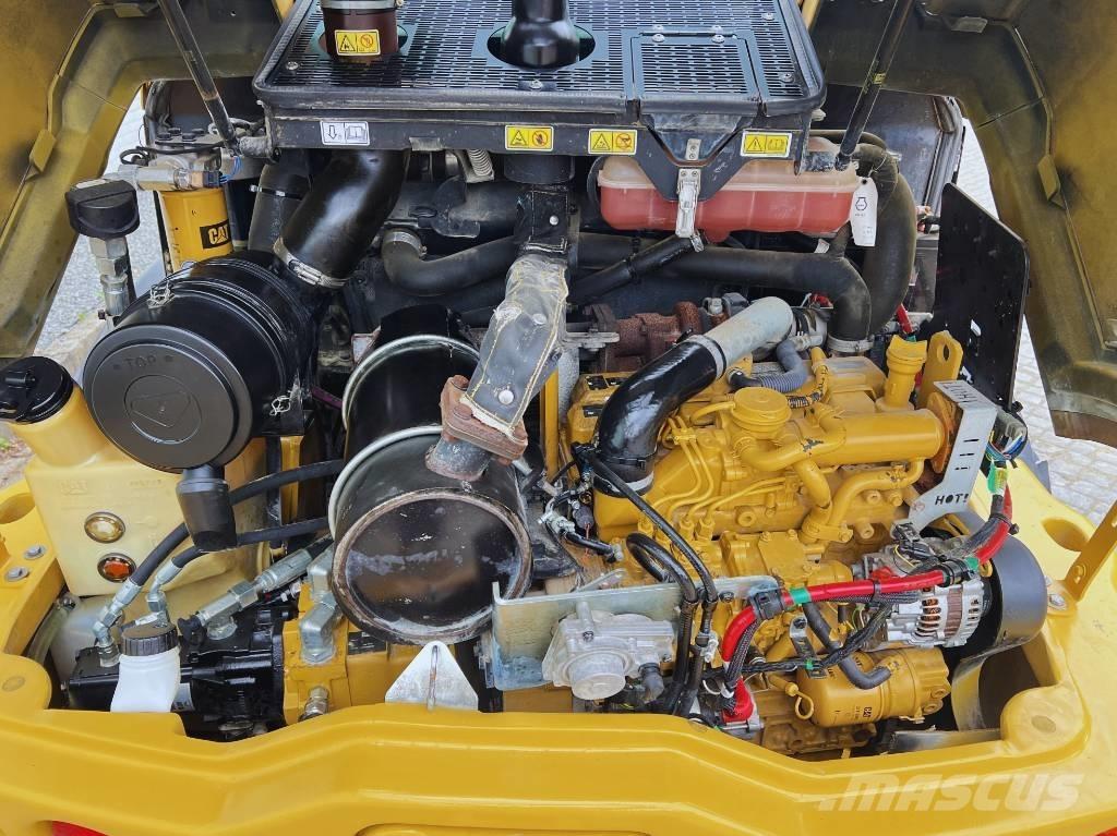 CAT 906 M     2016 輪胎式裝載機