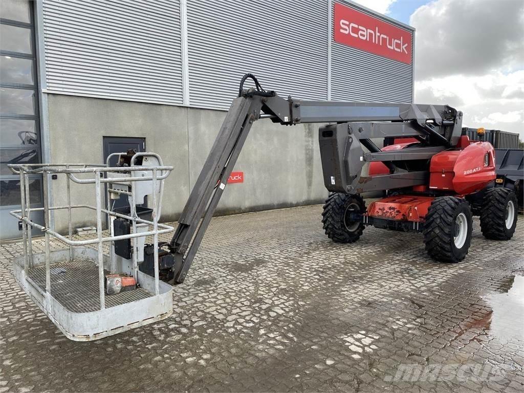 Manitou 200ATJ RC 曲臂高空作業車