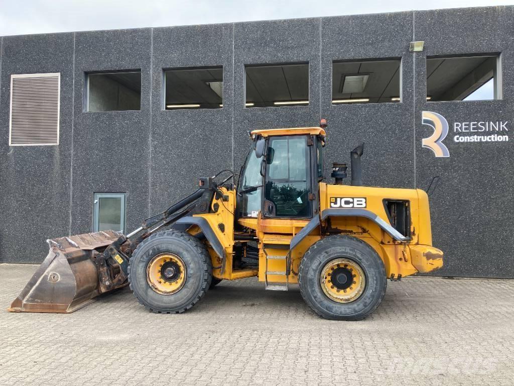 JCB 436 輪胎式裝載機