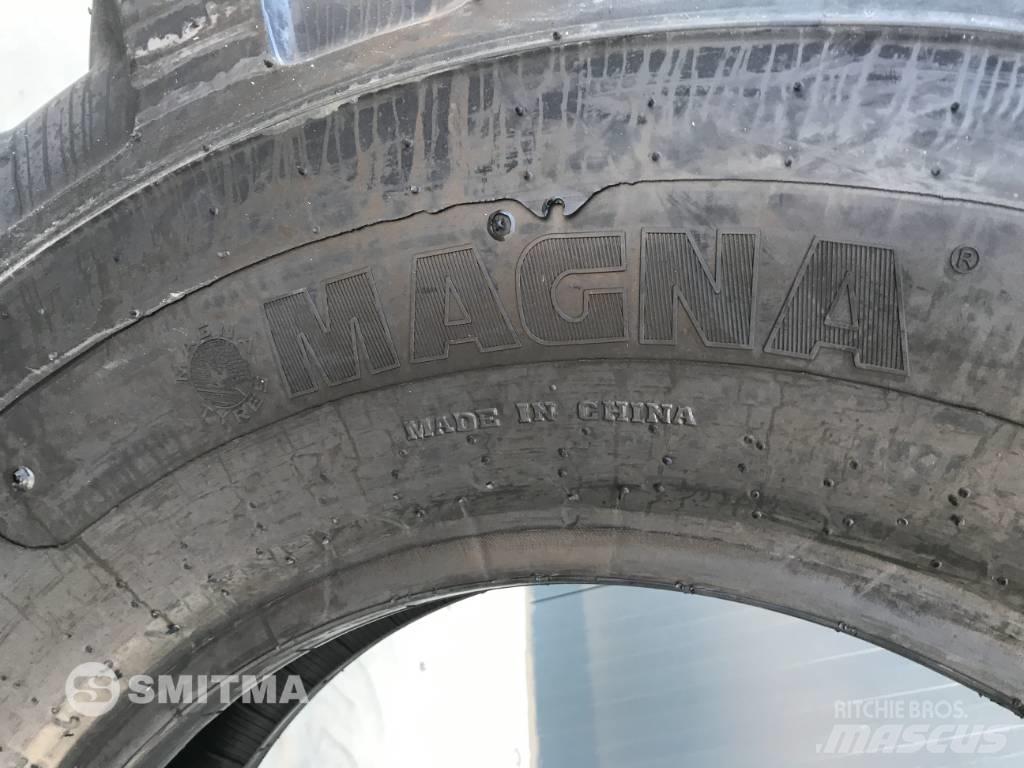  Magna 1400 x 24 輪胎、車輪和輪圈