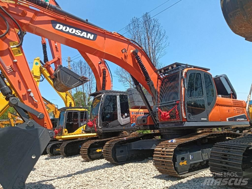 Doosan DX 225 履帶式 挖土機/掘鑿機/挖掘機