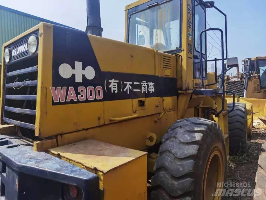 Komatsu WA 300 輪胎式裝載機