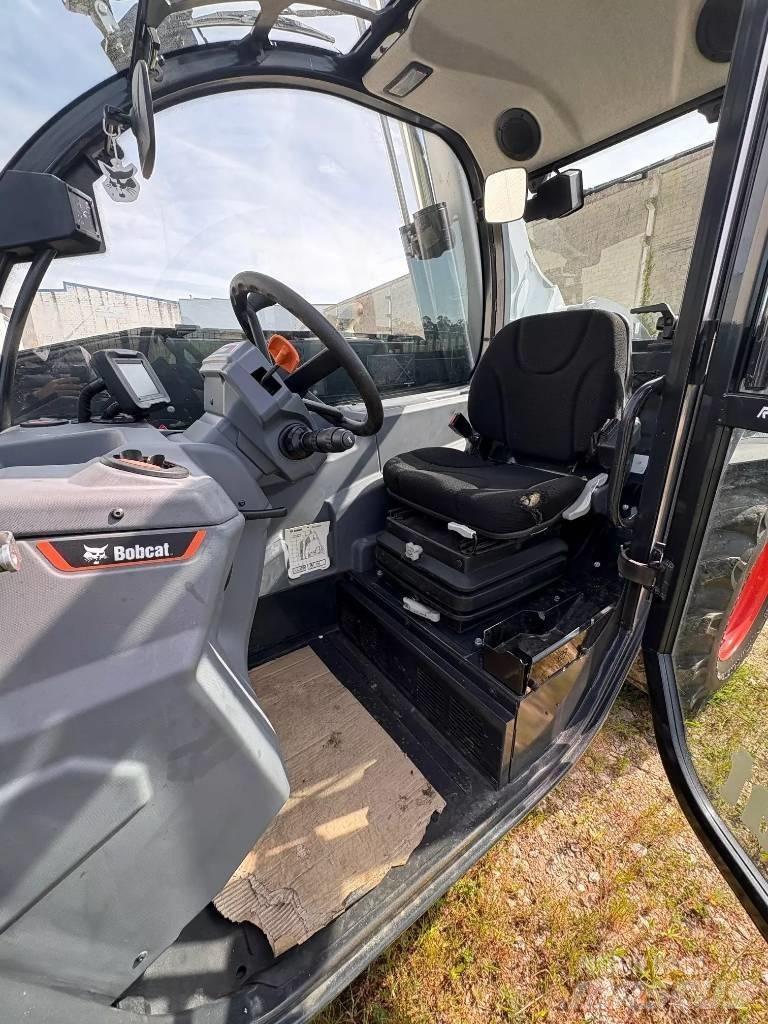Bobcat TL 26.60 農業用伸縮臂裝載機