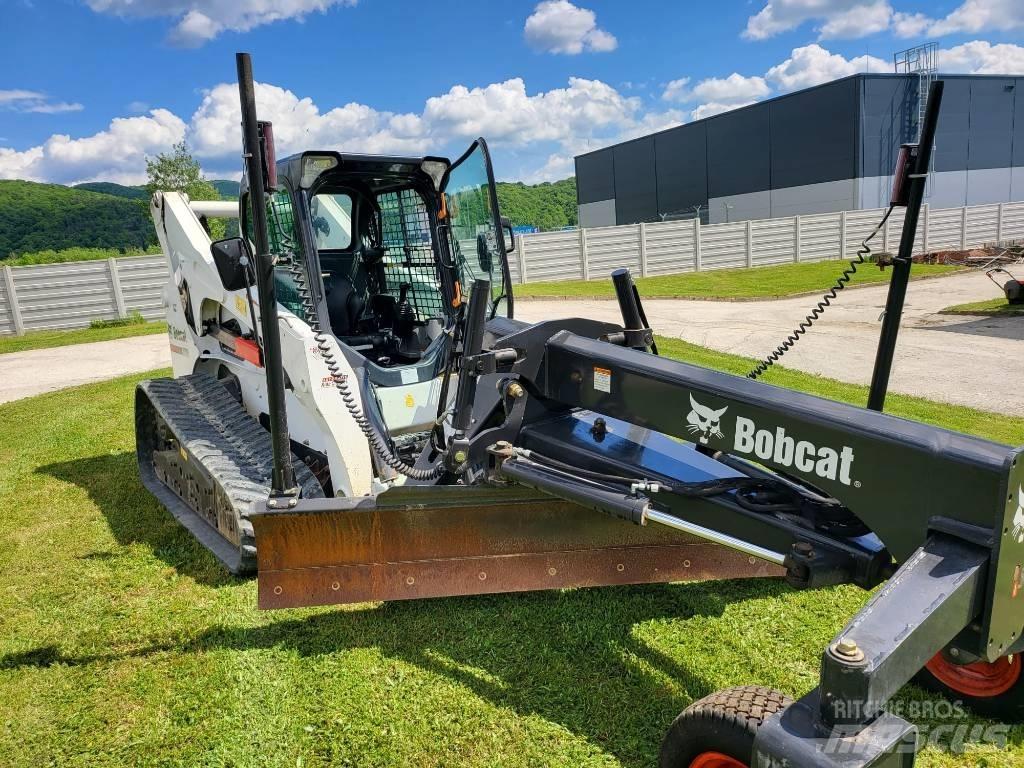 Bobcat T 870 滑移轉向裝載機