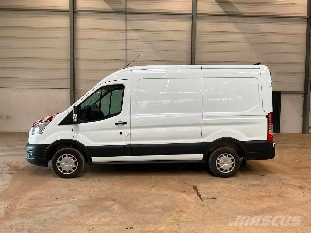 Ford transit 廂式貨物運輸車